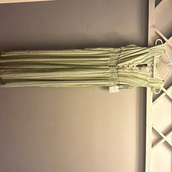 Romper - Picture 1 of 4